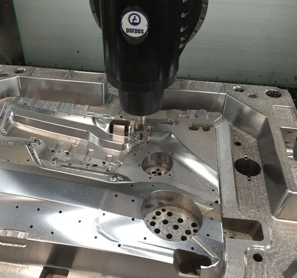 Insidan på Diamond 15 CNC-svarv från Vemu verktygsmaskiner